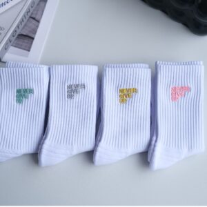 NGU NEVER GIVE UP 刺繡中筒運動襪  4色套裝價